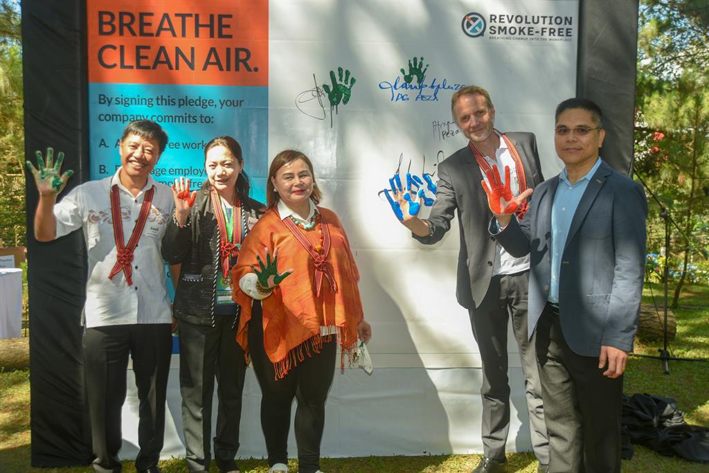 Revolution Smoke-Free partners pledge their commitment for healthier workplace.